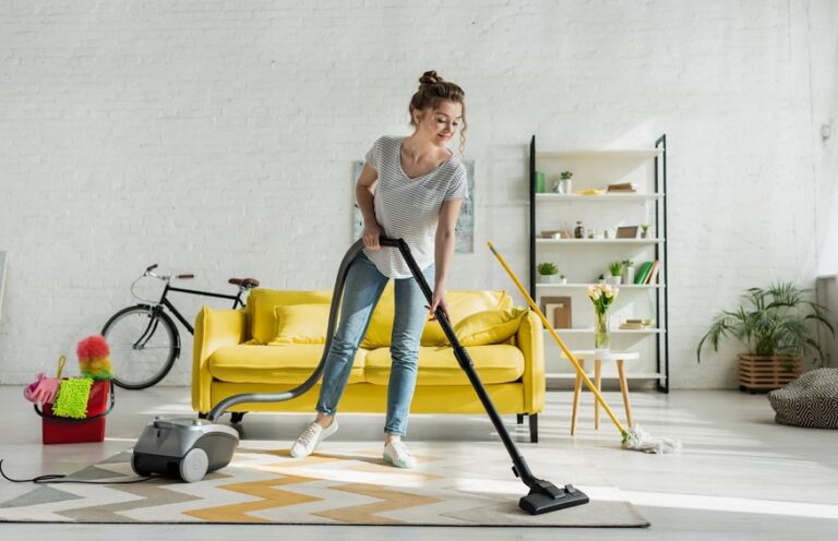 The advantages of using the services of a cleaning company